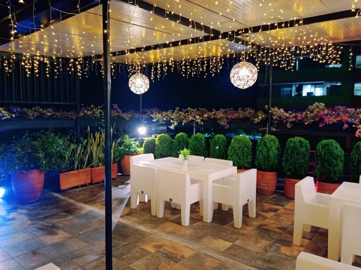 Hotel Rosales Boutique เนย์บา ภายนอก รูปภาพ